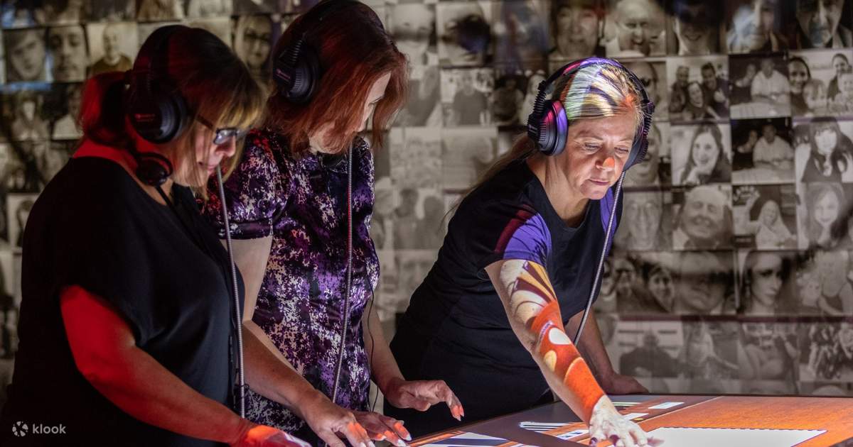 [希少品]ストロベリーフィールズ　レンガ ビートルズ ジョンレノン限定 証明書付 希少品]ストロベリーフィールズ レンガ ビートルズ ジョンレノン